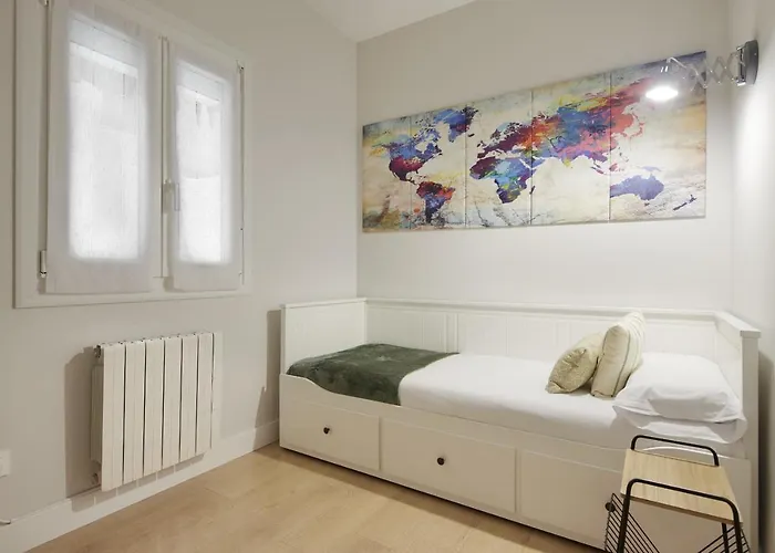 Apartment Always Easy I Tabakalera *