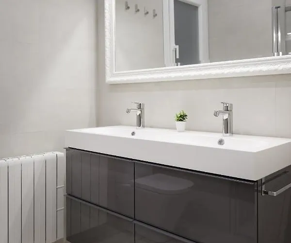 Always Easy I Tabakalera * סן סבסטיאן